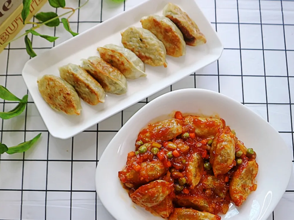 특제 비법 만두 메인 요리 (인기)
