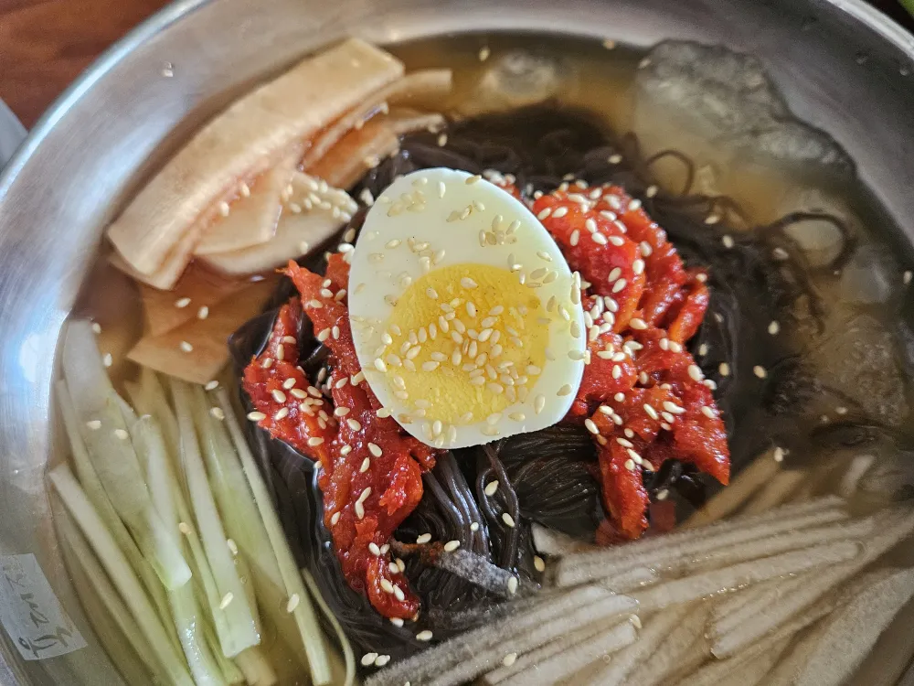 물냉면